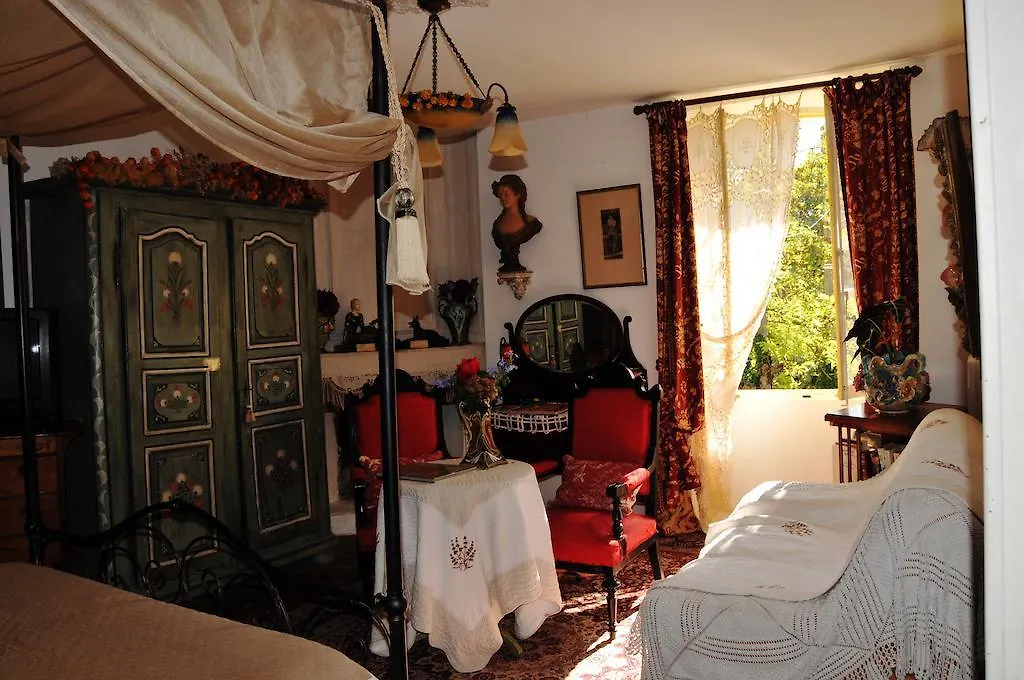 Le Presbytere En Provence Guest House Saint-Etienne-du-Gres 0*,  France